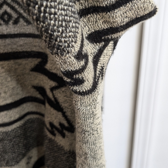 Womens Lightweight Tribal LongSleeve OpenFront Drape Cardigan Loose Casual M - Picture 8 of 15